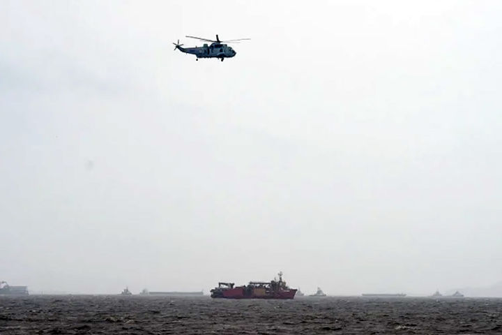 Cyclone Tauktae Ship Is Stuck In Palghar In Maharashtra Oil Leakage Continues