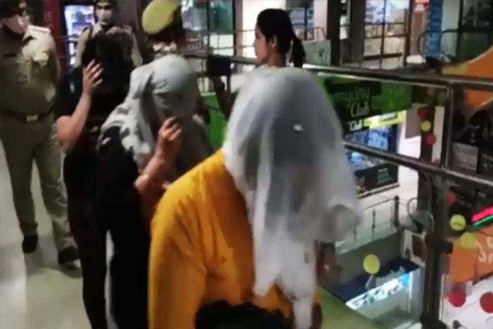 Sex racket busted in Chinhat, 10 arrested including two Uzbekistan girls