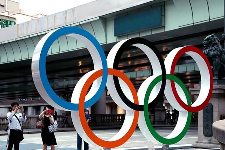 10,000 Olympic volunteers quit