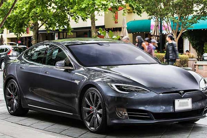 Delivery of fastest car Tesla Model S Plaid begins, speed is 627 kmph Delivery of fastest car Tesla Model S Plaid begins, speed is 627 kmph