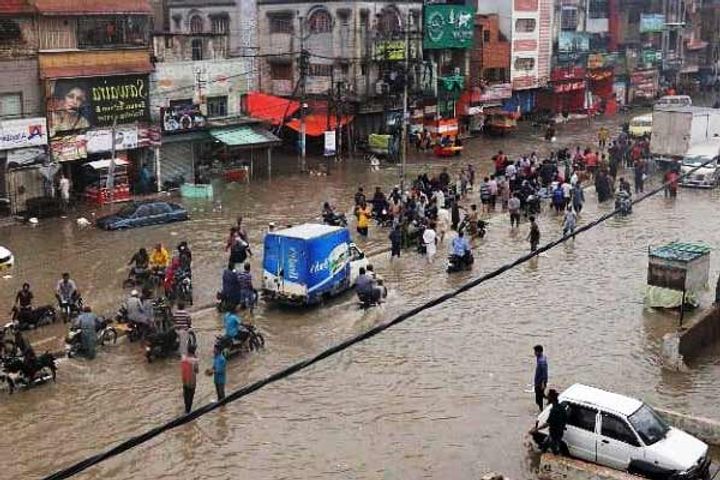 Heavy rain, windstorm in Pak