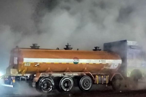 Truck Loaded With Acid On Its Way From Odisha To Kolkata Starts To Leak Near Champagarh
