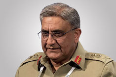 Qamar Javed  Bajwa asks troops to be ready along LoC and Afghanistan border