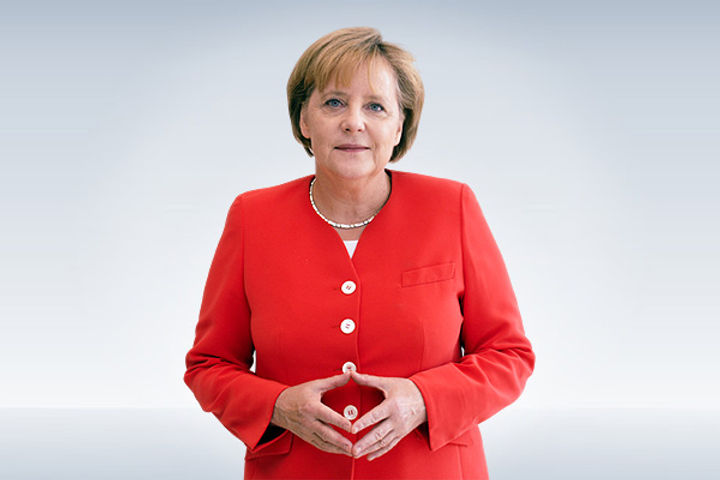 Angela Merkel gets Moderna as second jab