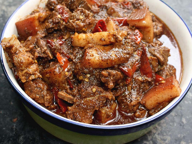 Aloo Tama Aloo Tama