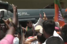 Devendra Fadnavis in police custody protesting demanding OBC reservation