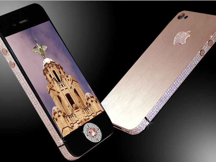 Goldstriker iPhone 3GS Supreme – $3.2 Million