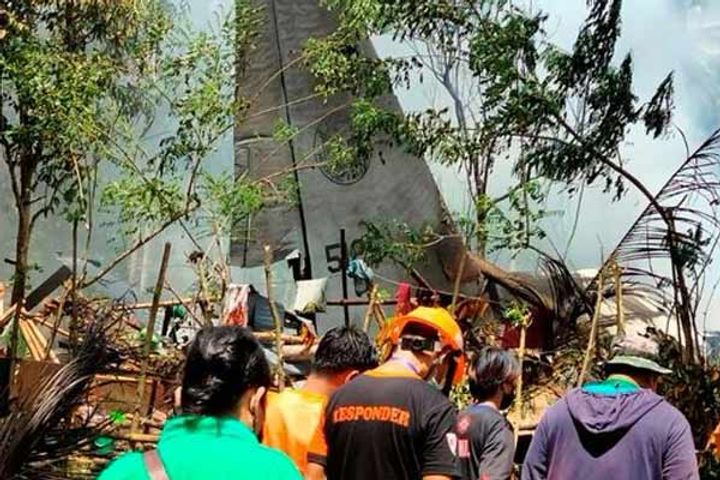 At least 50 people dead after Philippine Air Force plane crash