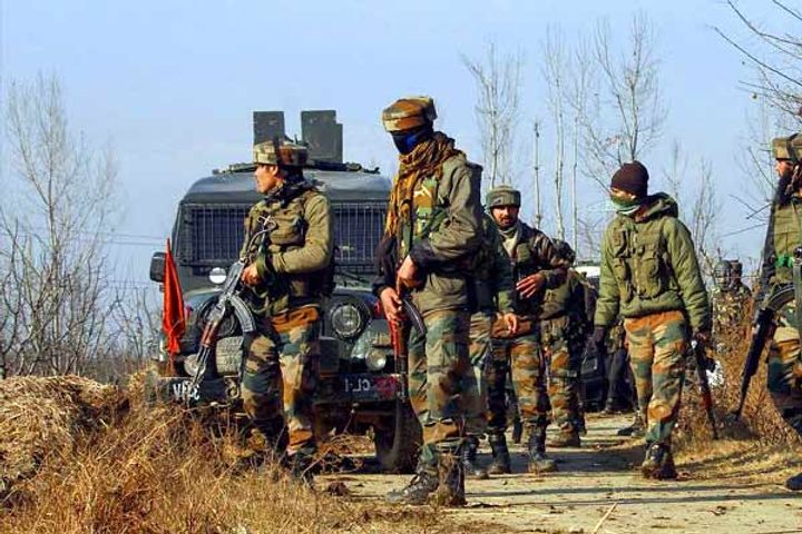 Encounter continues again in Kulgam security forces take front in Redwani area