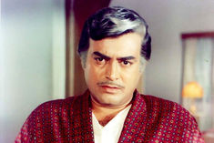 Sanjeev Kumar played many important roles in his short life, the character of Thakur of Sholay becam
