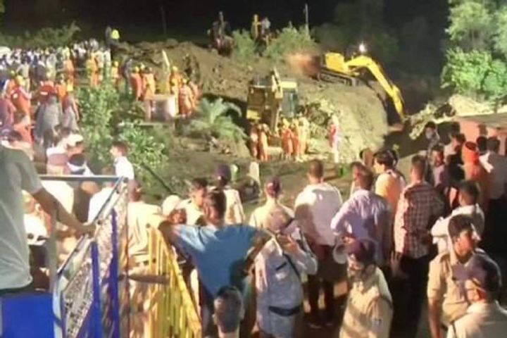 Well Collapsed In Madhya Pradesh Well Collapsed In Madhya Pradesh