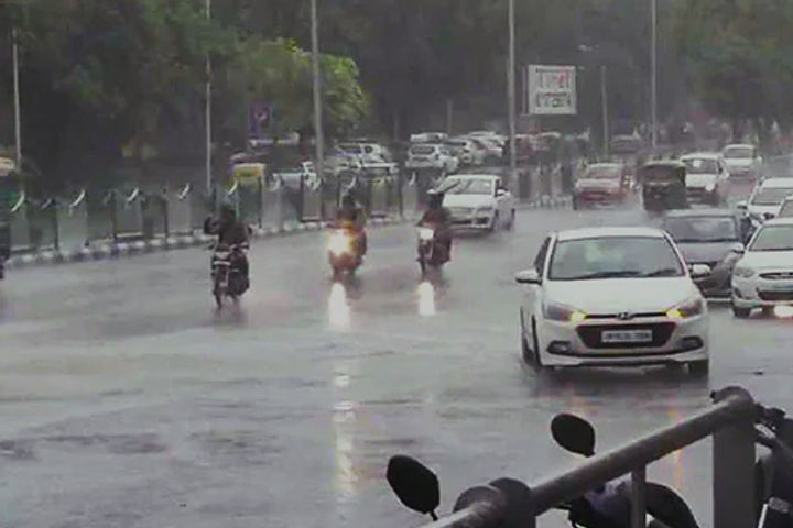 Heavy rain in Delhi NCR Heavy rain in Delhi NCR
