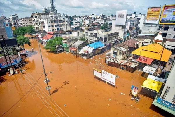 Maharashtra floods and landslides claimed 164 lives many still missing
