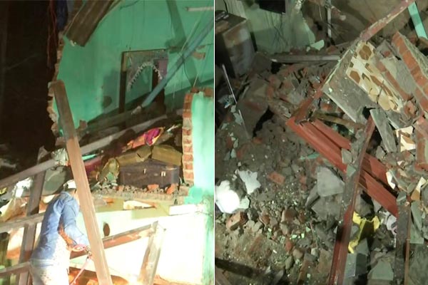 four storey building collapses in mumbai andheri area 5 injured