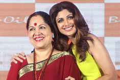 shilpa shetty and her mother sunanda