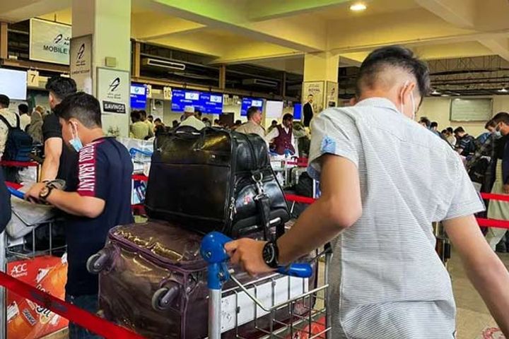 Firing at Kabul Airport, news of several people injured