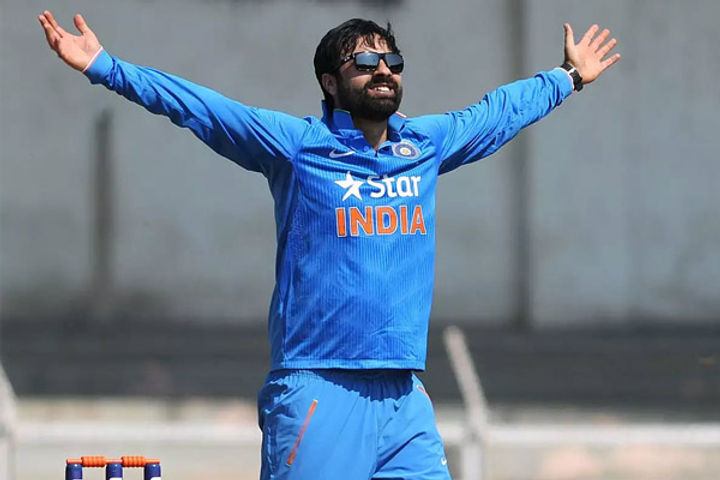 Parvez Rasool accused of stealing pitch roller Parvez Rasool accused of stealing pitch roller