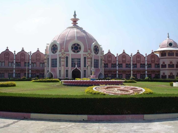 Puttaparthi, Andhra Pradesh Puttaparthi, Andhra Pradesh