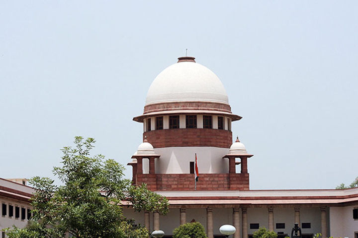 Supreme Court interim stay on demolition of 5000 jhuggis in Gujarat Supreme Court interim stay on demolition of 5000 jhuggis in Gujarat