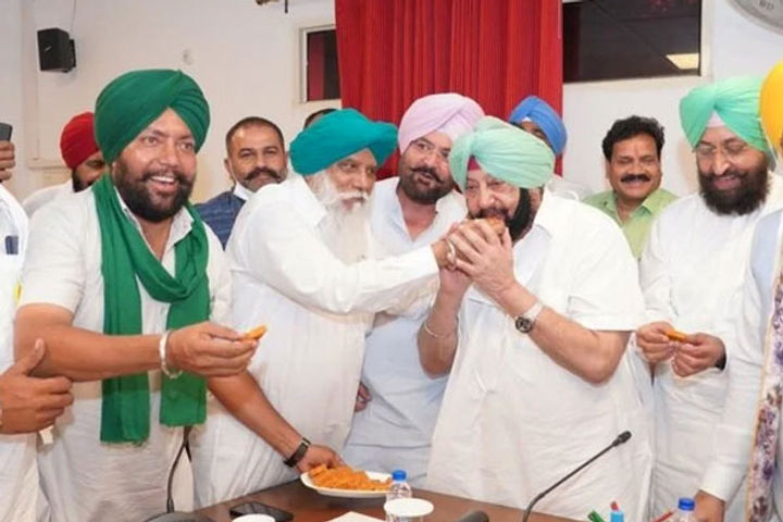 Amarinder Singh hikes sugarcane price by Rs 35, Rs 360 per quintal Amarinder Singh hikes sugarcane price by Rs 35, Rs 360 per quintal