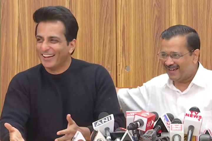Sonu Sood meets Arvind Kejriwal