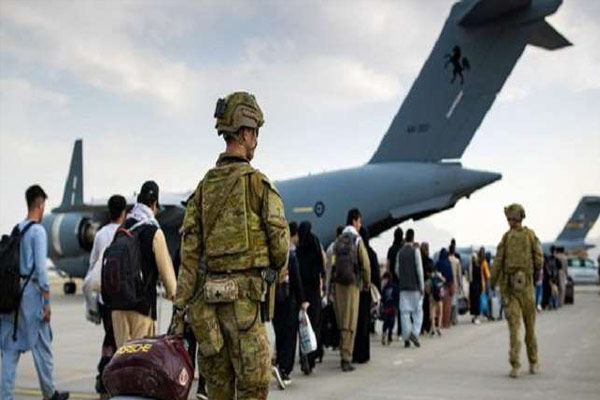 Australia halts evacuation operation after Kabul airport attack