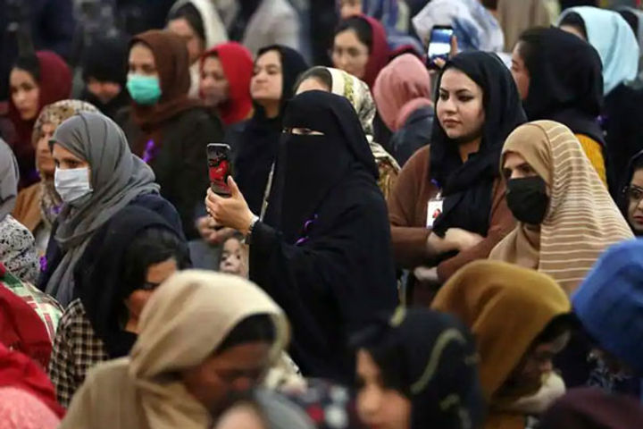Afghan people are afraid of Taliban and are now migrating to Central Asian countries including Pakis Afghan people are afraid of Taliban and are now migrating to Central Asian countries including Pakis