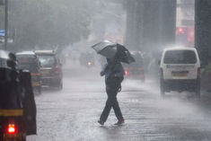 Rain in Delhi since morning, many areas of Mumbai are in disarray, know the weather condition in you