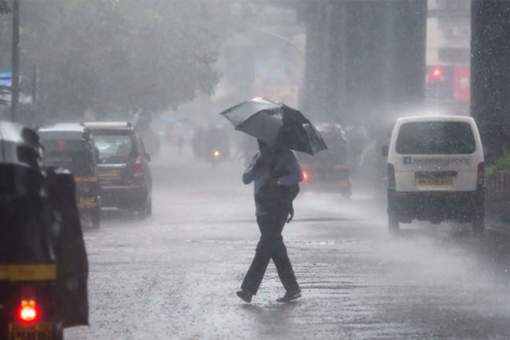 Rain in Delhi since morning, many areas of Mumbai are in disarray, know the weather condition in you
