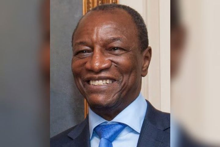 President Alpha Conde in military custody in Guinea, announces dissolution of government