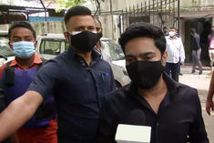 Mamta's nephew Abhishek Banerjee reaches ED office