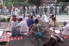 Internet services closed in Karnal to stop rumours, farmers' strike continues