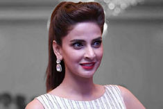 Arrest warrant issued against actress Saba Qamar, know what is the matter