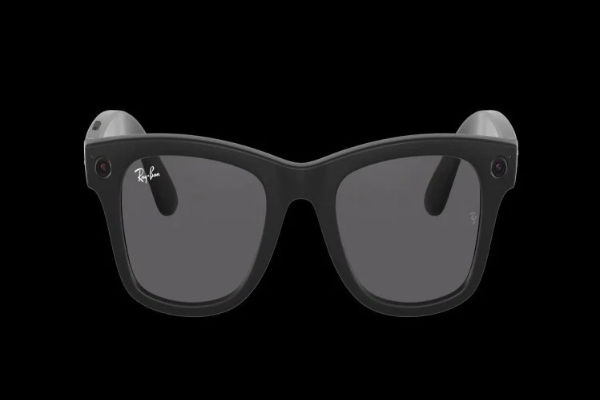 Facebook launches camera glasses with RayBan