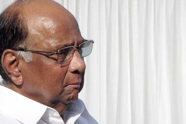 Sharad Pawar compares Congress leaders to landlords
