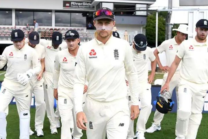 England players furious with India