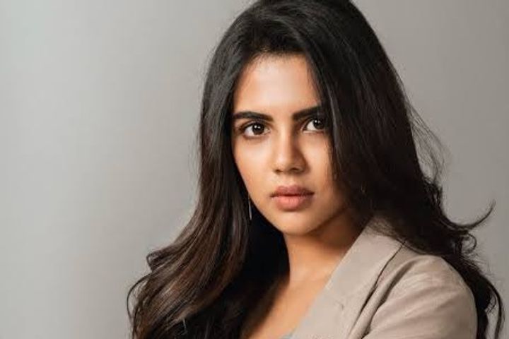Director Priyadarshan daughter Kalyani will soon make her Bollywood debut Director Priyadarshan daughter Kalyani will soon make her Bollywood debut