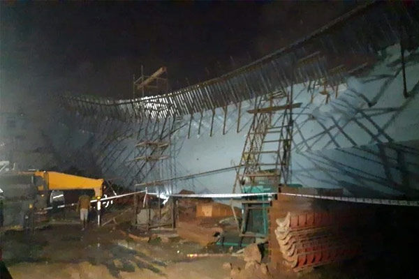 Under Construction Flyover Collapsed In Mumbai And Many Workers Injured