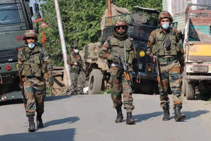 Pakistani terrorist killed in Uri and one caught Pakistani terrorist killed in Uri and one caught