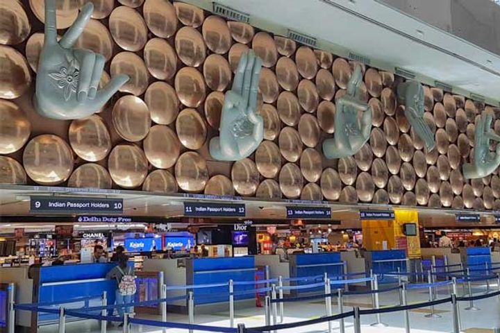 India quarantined 700 passengers coming from Britain for 10 days India quarantined 700 passengers coming from Britain for 10 days