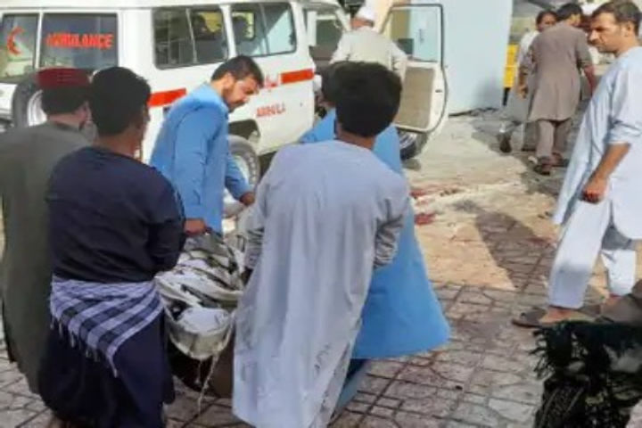 Blast in between prayers, 100 killed Blast in between prayers, 100 killed