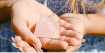 pink color, pink color facts, pink facts, pink effects, pink meaning, 