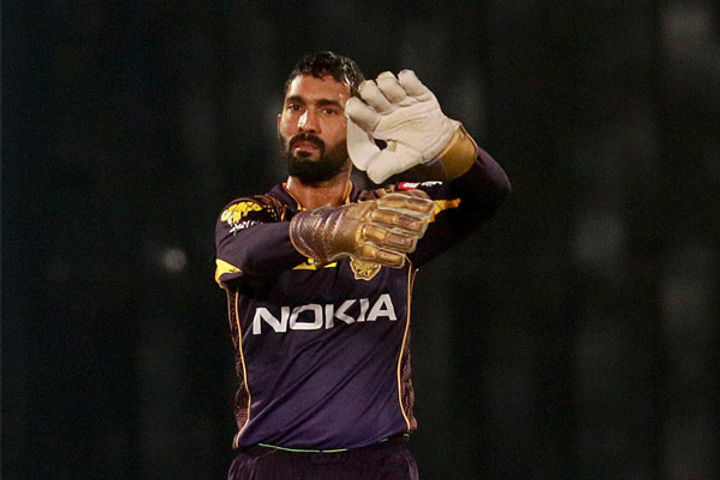 Dinesh Karthik reprimanded Dinesh Karthik reprimanded