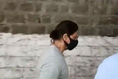 Shah Rukh Khan visits son Aryan Khan