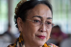 former indonesian president sukarnos daughter will leave islam and accept hinduism