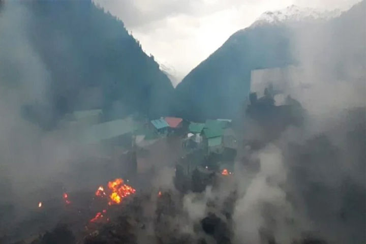 Kullu Fire Created Orgy In Malana Village More Than A Dozen Houses Burnt To Ashes