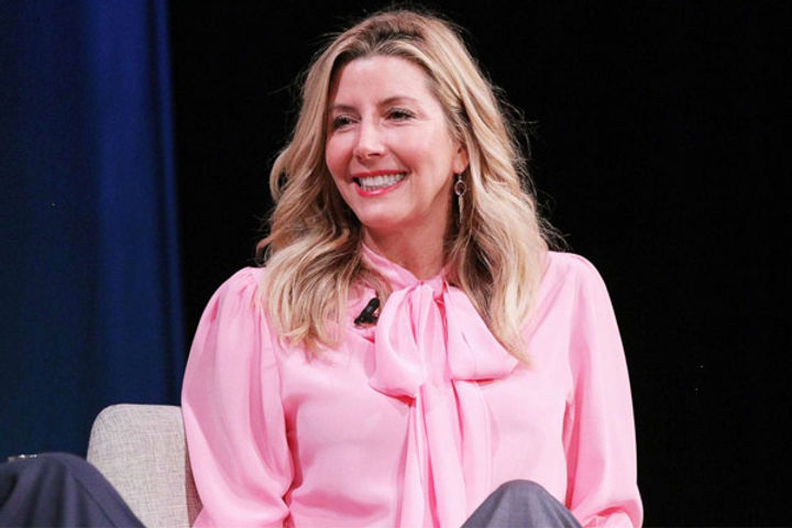 Spanx founder gives $10,000 to employees