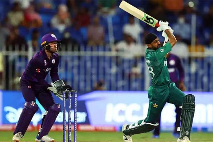 T20 World Cup 2021 Shoaib Malik smashes fastest 50 of tournament