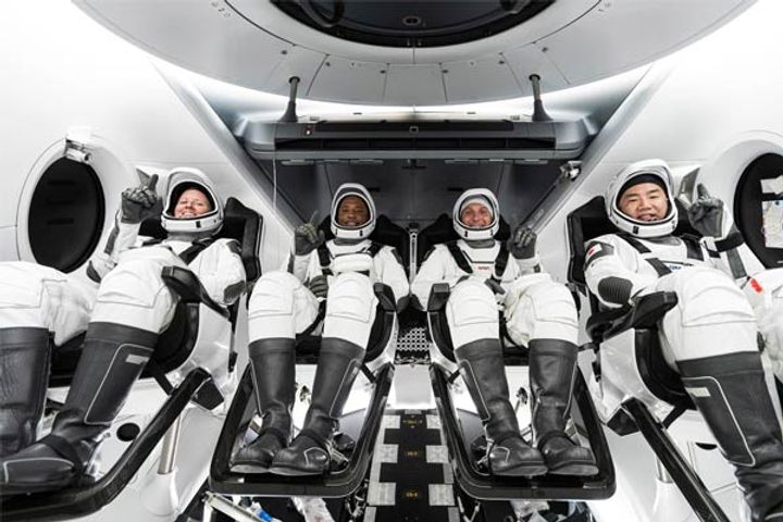 SpaceX crew returns to earth ending 200 day flight