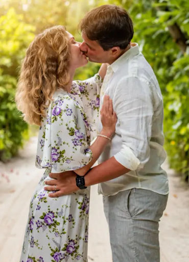 human body facts, human facts, skeleton facts, bone facts, kissing, kissing facts, kiss facts, kiss 